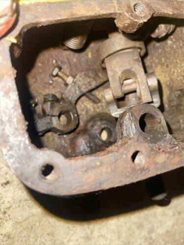 Farmall International 414 governor housing