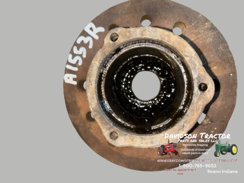 USED JOHN DEERE TRACTOR FRONT WHEEL HUB A1553R