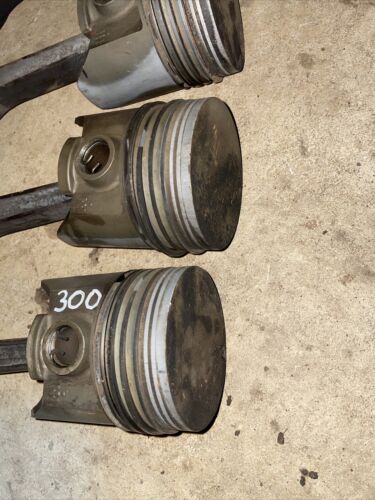 Farmall 300 C169 Pistons