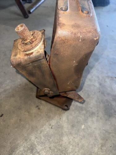 International Harvester Support For 424/444/2424/2444 Tractors (388661R1)
