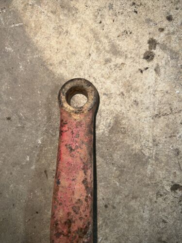 INTERNATIONAL HARVESTER IH STEERING GEAR ARM 366695R2 300 330 350 460 Utility