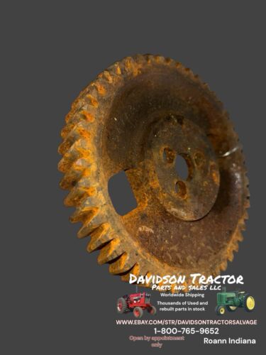 T24772 Gear John Deere parts 450, 570, 400, 544, 350, 440, 300, 180