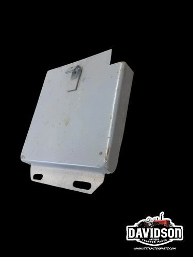 IH Farmall SA AV C SC 100 130 140 200 230 Battery Box Right Side Cover 358541R11