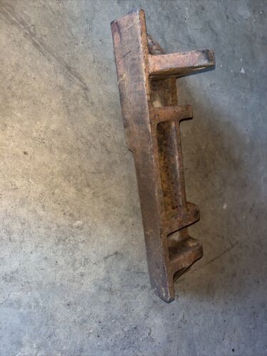 SUPPORT LATERAL LIMITER IH Farmall 706 383591-R1 Antique Tractor RIGHT