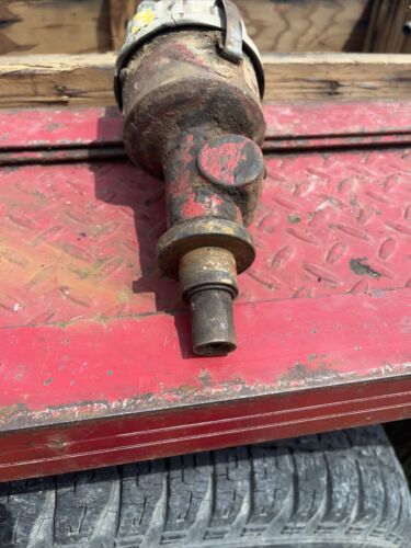 Farmall IH 460 560 tractor engine motor distributor drive w/ tachometer drive