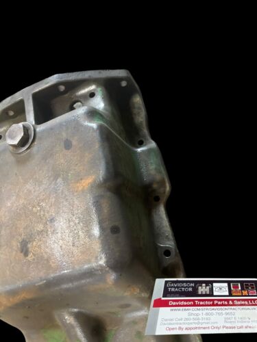 JOHN DEERE 2010 CRAWLER DOZER TRACTOR. ENGINE OIL PAN T15017T