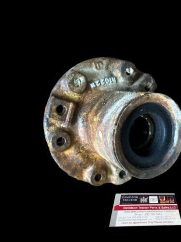 USED FRONT WHEEL HUB FOR JOHN DEERE H TRACTOR H1022R