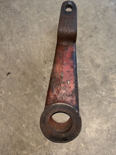 International 434 444 B414 tractor lift arm IH 3044375R1