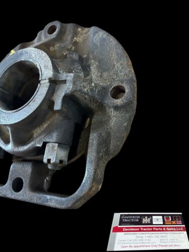 JOHN DEERE B124R / B117R MAIN BEARING WITH CAP LH HOUSING