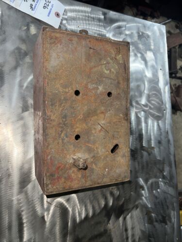 IH Farmall INTERNATIONAL 300 350 400 450 TOOLBOX ON TOP OF TORQUE  GOOD SHAPE