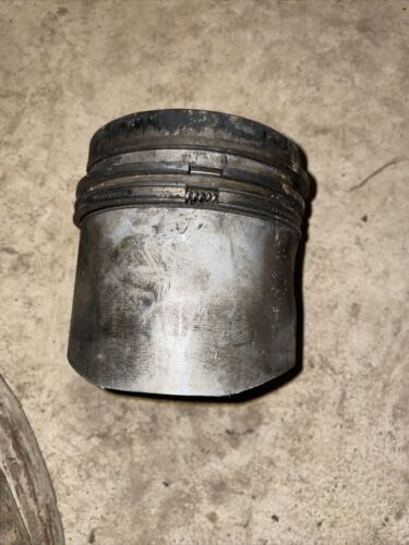 International Piston Assy-engine 318377R2 D282