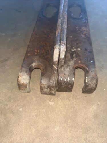 Farmall 300 Super H 350 460 M Tractor pair IH IHC drawbar brace brackets