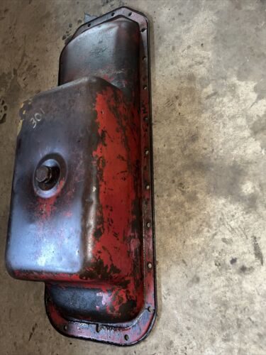 International Farmall 806 IH tractor ORIGNAL 301 gas motor oil pan w/ drain plug