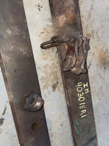 International Harvester 403018R1 3 Point hitch arms