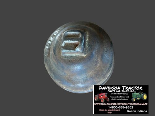 John Deere unstyled D hub cap D327R