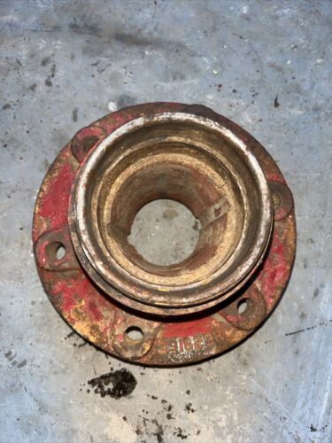 International Hub-front Wheel 6 Bolt 391823R11