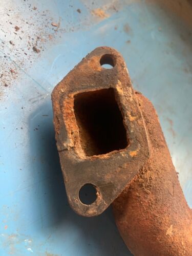 FARMALL Cub Lower Water Pipe
