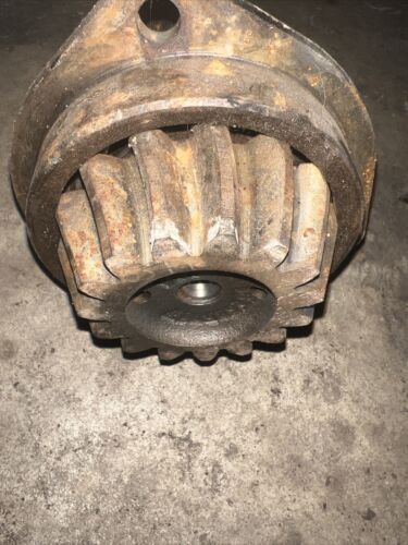 Farmall 300 Main Transmission Pinion Shaft 15T 362569R1 IHC Farmall