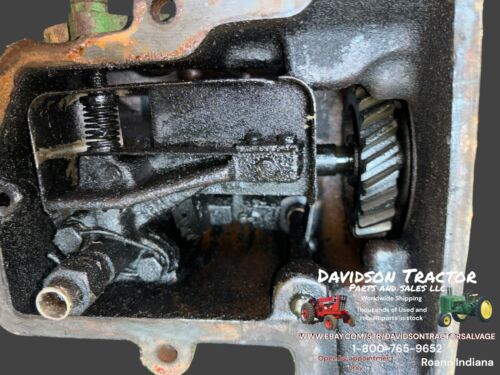 JOHN DEERE Used Complete Unstyled B ,BR,BO GOVERNOR Part# B269R B279R B272R