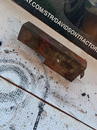 FARMALL   300   Hydraulic steel line cover