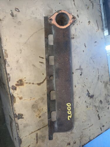 Ford 2000 Gas tractor good useable engine motor exhaust manifold w/ muffler