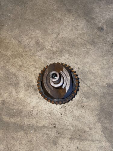 VINTAGE  INTERNATIONAL 340 RC TRACTOR-ENGINE GOVERNOR INTERNALS