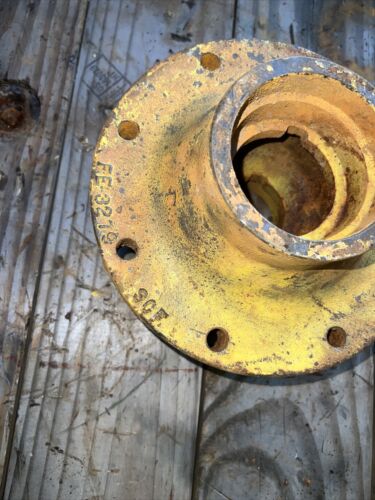 Front Wheel Hub - 8 Bolt fits John Deere 4850 4755 4630 4650 2355 4640 4840