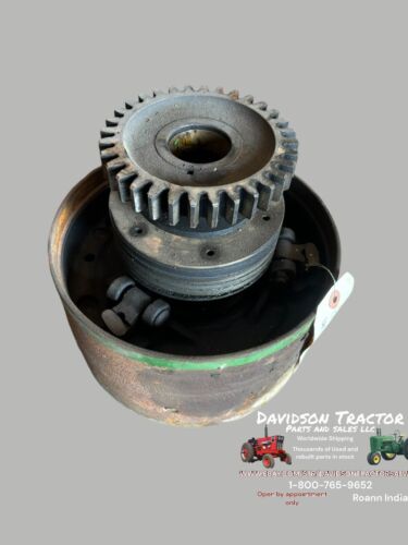 JOHN DEERE B BELT PULLEY CLUTCH ASSEMBLY B136R  FITS UNSTYLED AND EARLY STYLED B