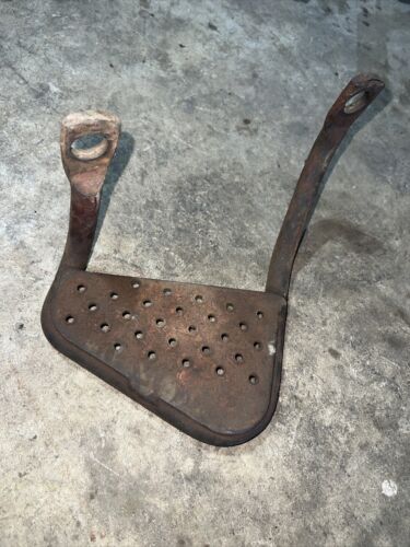 International Farmall Step-lh Mounting 397133R1
