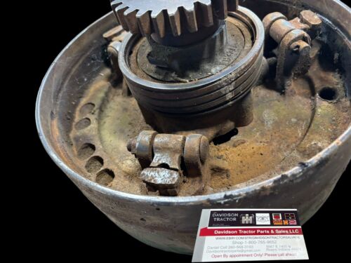 USED JOHN DEERE H TRACTOR BELT PULLEY CLUTCH H330R