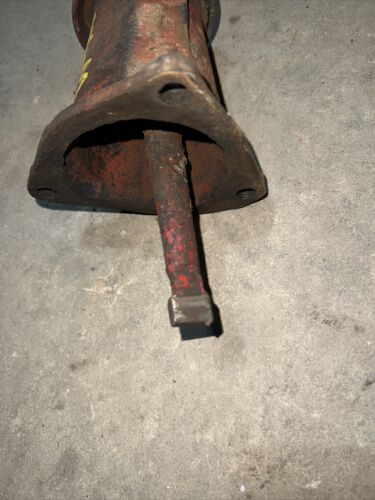 International W-400 Wheatland Shifter Antique Tractor