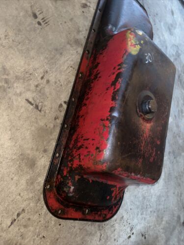 International Farmall 806 IH tractor ORIGNAL 301 gas motor oil pan w/ drain plug