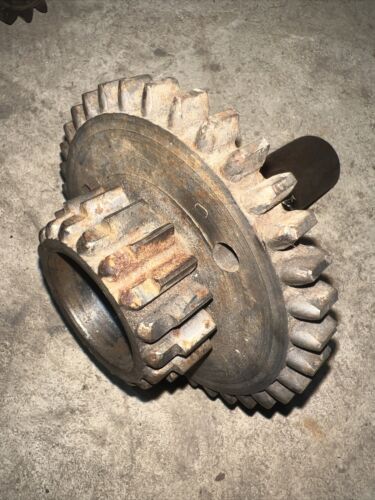 Farmall H 52945DC Gear Shaft