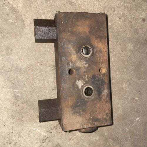 Farmall 400 450 tractor IH front hydraulic line valve port block
