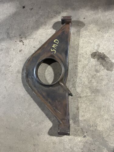 Farmall MD SmD 400 450 Diesel Engine mount 60845D IH