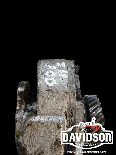 Farmall IH 300 350 tractor Good hydraulic pump assembly w/ drive gear