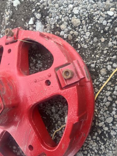 IHC W-400 International Tractor Front Hub 363229-R1