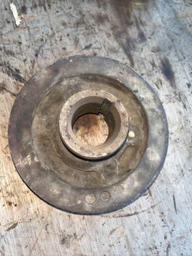 International 504 diesel Utility Tractor engine motor crankshaft crank pulley