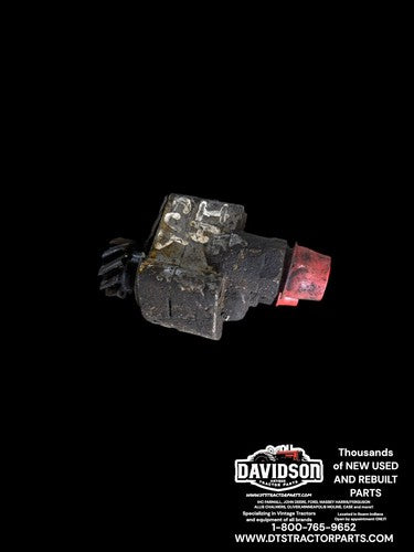 CUB LO BOY 154 184 185 INTERNATIONAL IH 547135R91 HYDRAULIC PUMP 