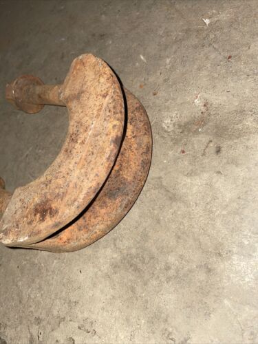 Rear Wheel Clamp IH Farmall 380863R2 706-1066
