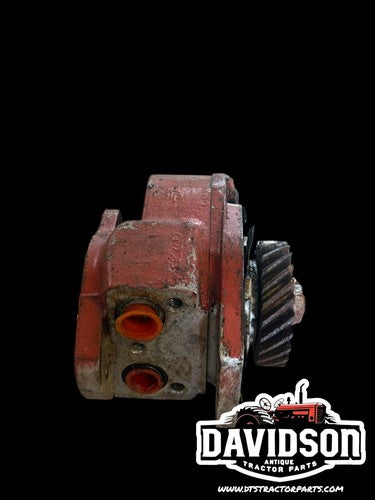 Farmall IH 300 350 tractor Good hydraulic pump assembly w/ drive gear