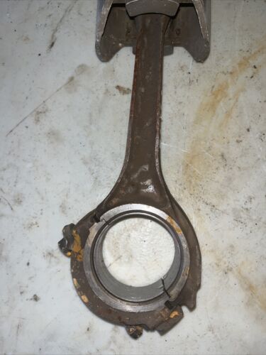 Farmall 300 Piston w/Connecting rod
