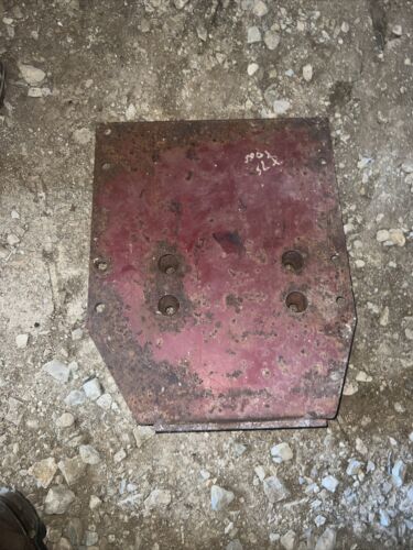 International Harvester 06-56 Series Fender Mounting Bracket Antique Tractor