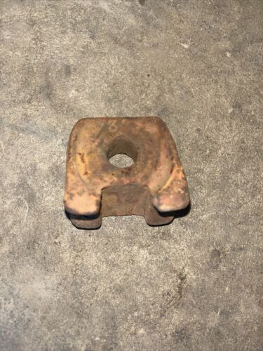 IH 373926R1 International Harvester Rim Clamp Farmall IHC Antique Tractor