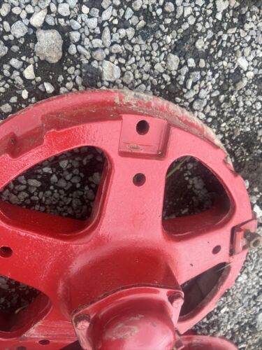 IHC W-400 International Tractor Front Hub 363229-R1