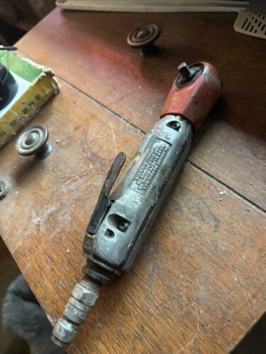 Snap On 1/4" Drive Pneumatic Air Ratchet FAR25A