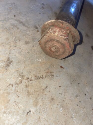 IH Farmall 966 1066 Front spindle w/hub Antique tractor
