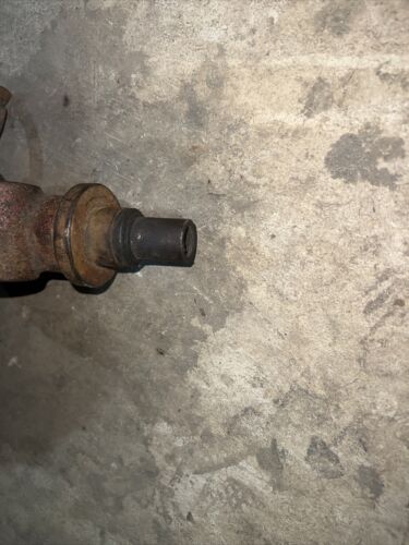 International 560 460 Utility Distributor 368051R1  Antique Tractor For Parts