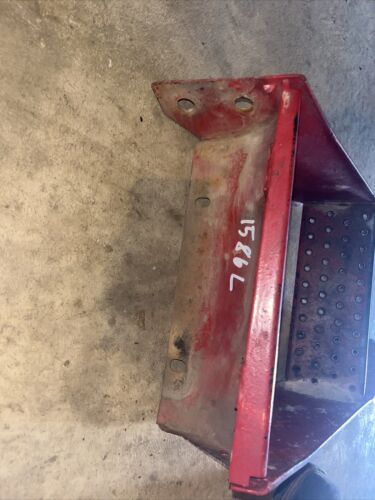 International Farmall 56 66 86 series Tractor IH steps to platform or cab