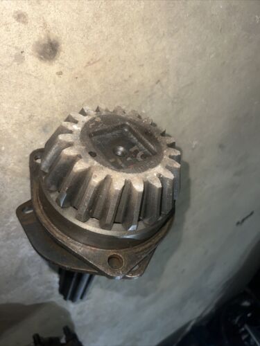 57270-DA IHC Farmall M Main Transmission Shaft/Pinion Antique Tractor